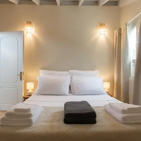 Front Litore Villa Mesongí