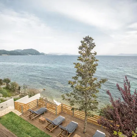 Front Litore Villa Mesongí