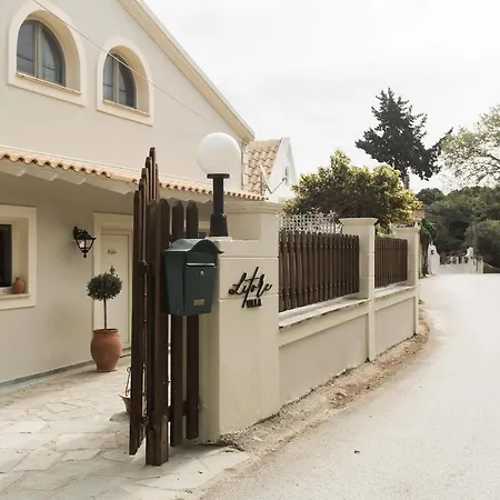 Front Litore Villa Mesongí